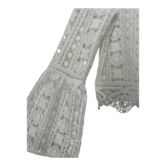 Forever 21 Cropped Top Size M Crochet Lace Overlay Off White Bell Sleeve Frayed - Picture 4 of 11